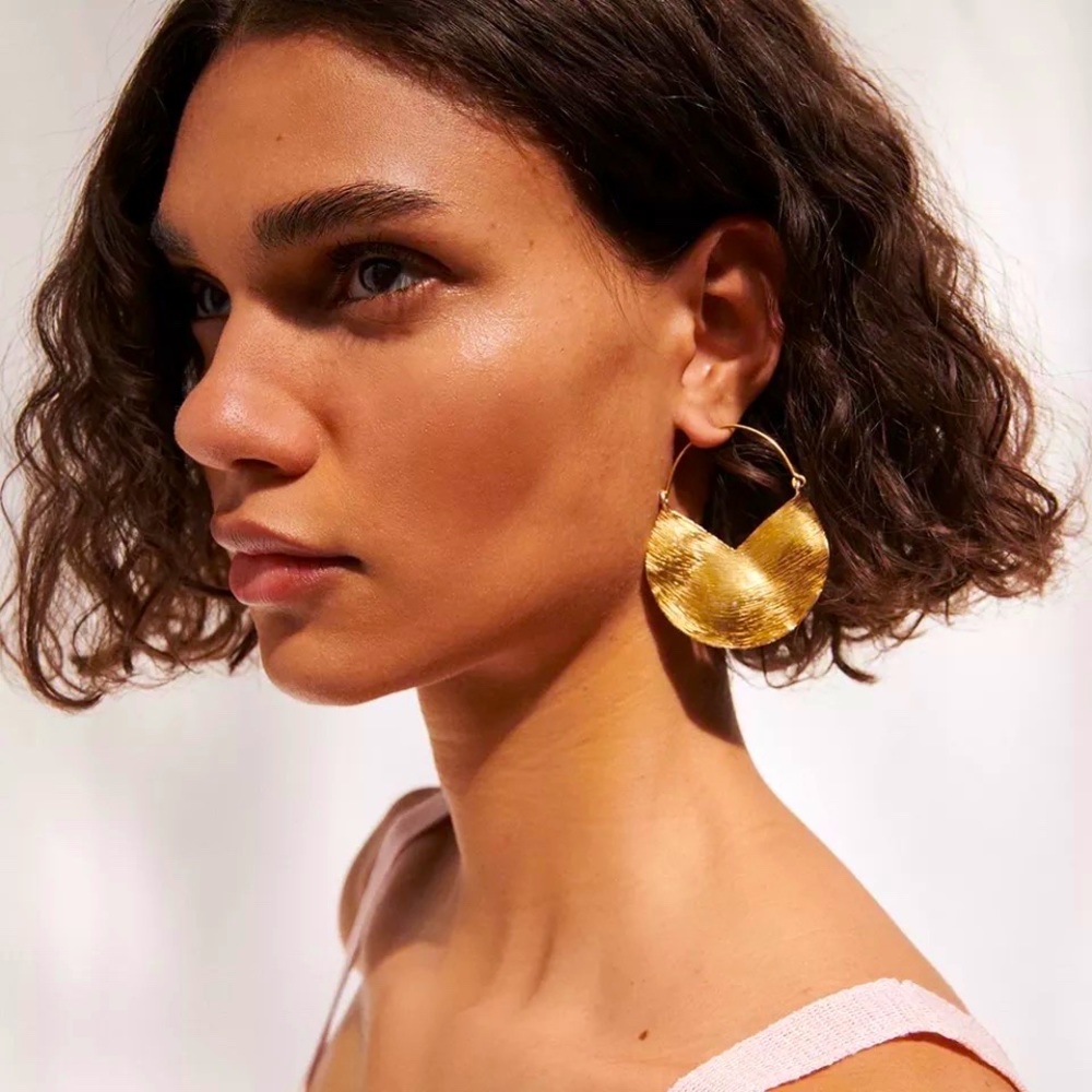 🍋2/$30 New Zara Etched Semicircle Hoops - Picture 2 of 7